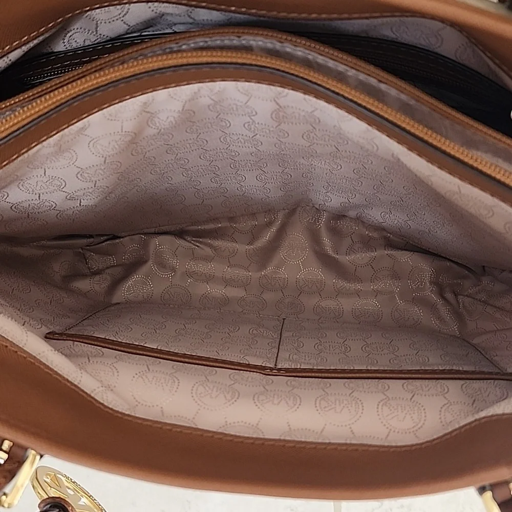 🌟❤️‍🔥 MICHAEL KORS East West TOTE BAG ❤️‍🔥🌟